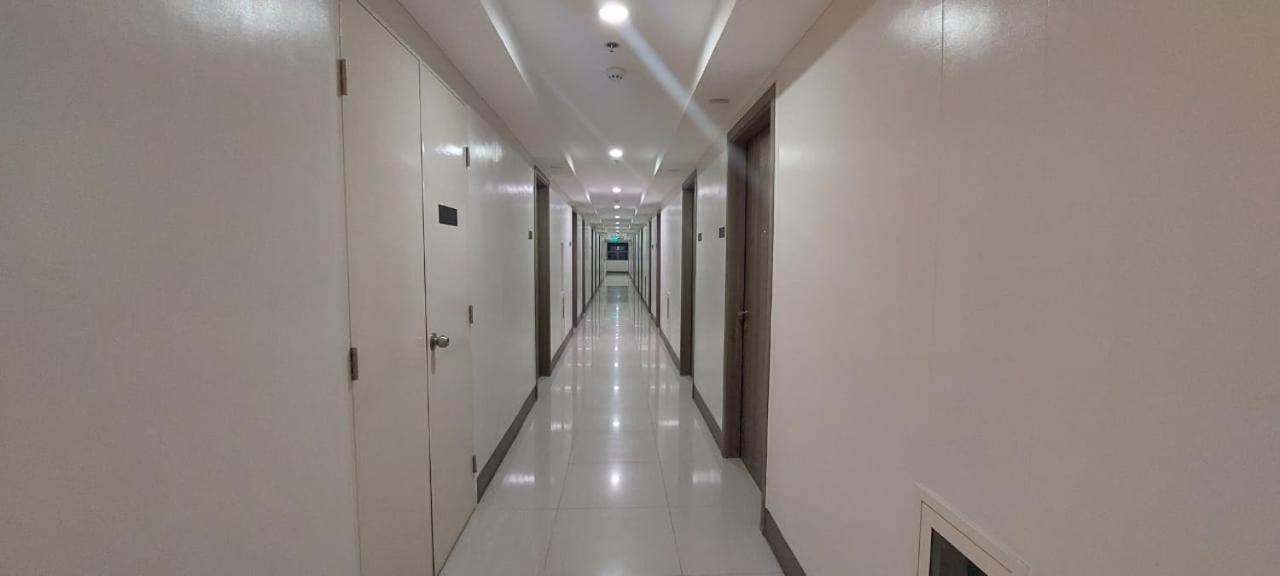 One Bedroom Condo Unit Fame Residences Manila Exterior photo