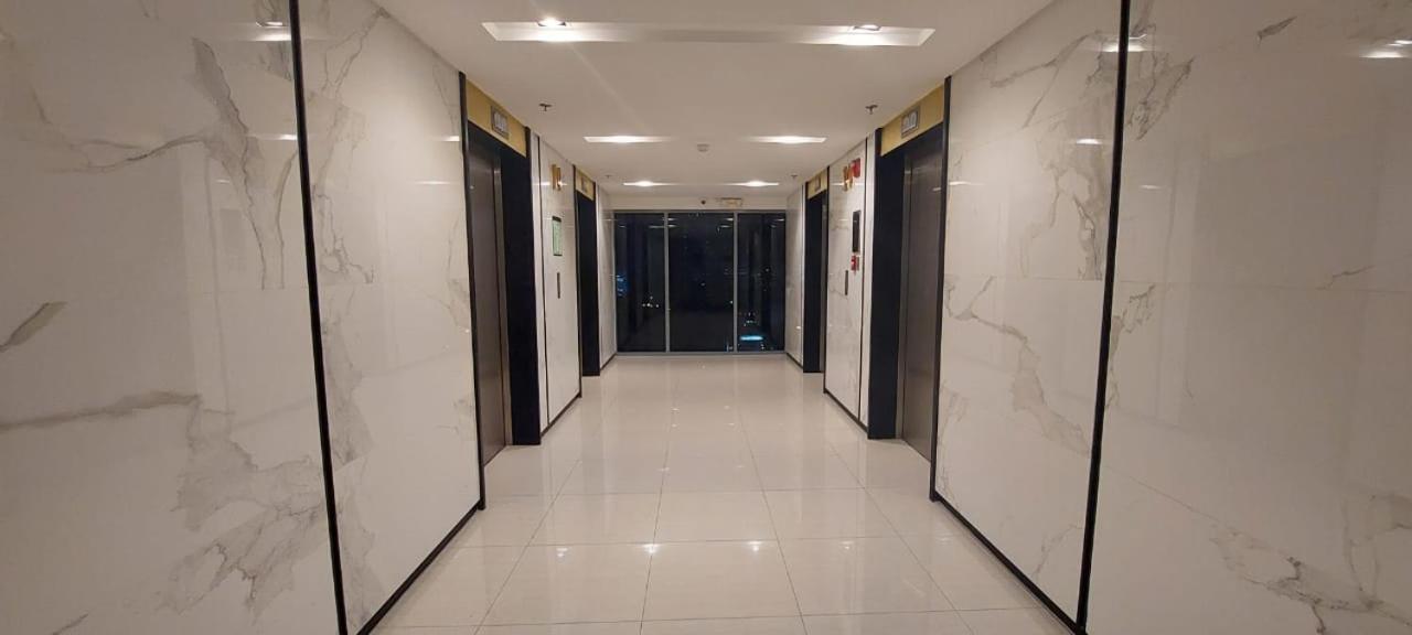 One Bedroom Condo Unit Fame Residences Manila Exterior photo